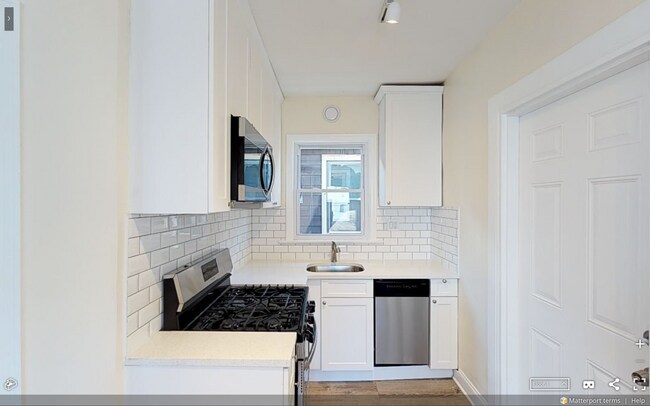 Quality stainless steel appliances. - 13 Olive St