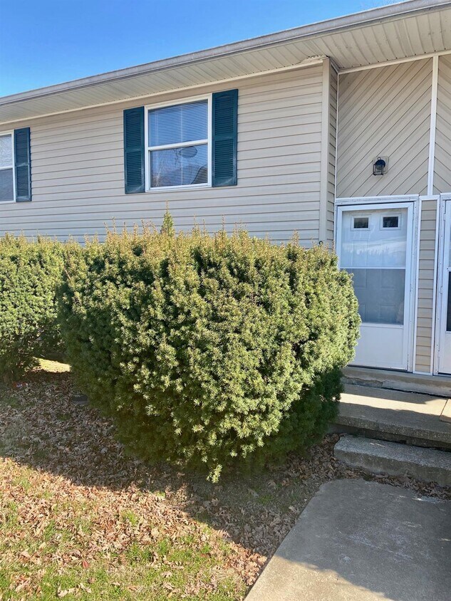 238 Christmas Ridge Rd, Berea, KY 40403 Room for Rent in Berea, KY