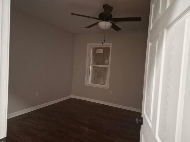 Foto del edificio - 1471 Genesis Cir