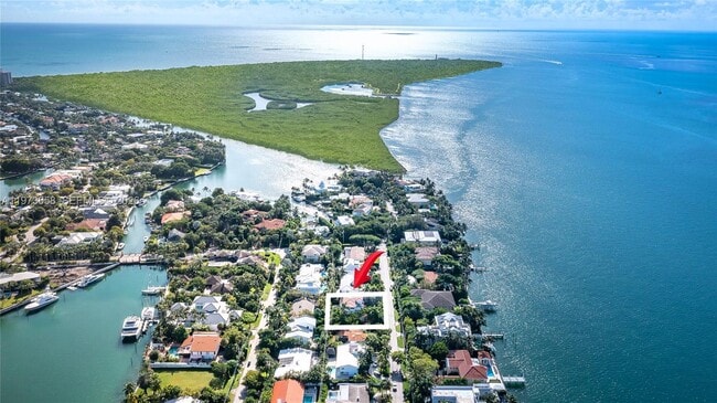 Building Photo - 541 S Mashta Dr