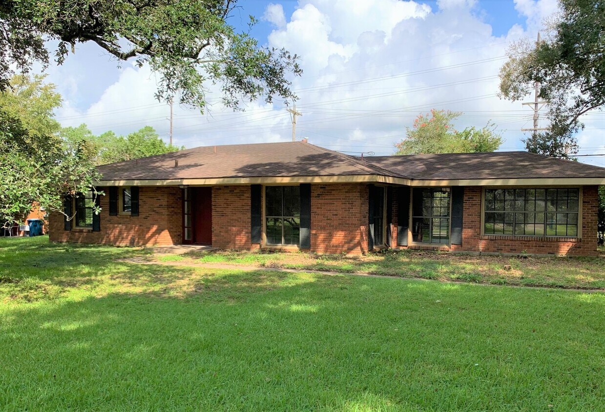 3 Bed 2 Bath in Bendel Gardens Subdivision House Rental in Lafayette