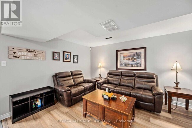 Photo du bâtiment - 4 ALICE Ave