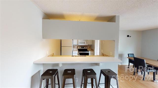 Building Photo - 9515 University Terrace Dr