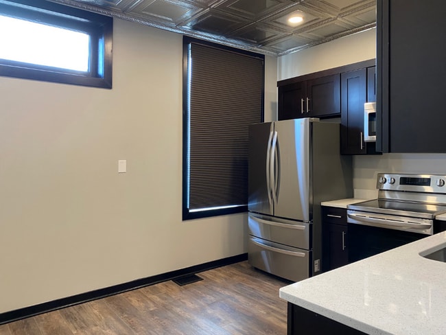 Photo - 2416 E Carson St Apartment