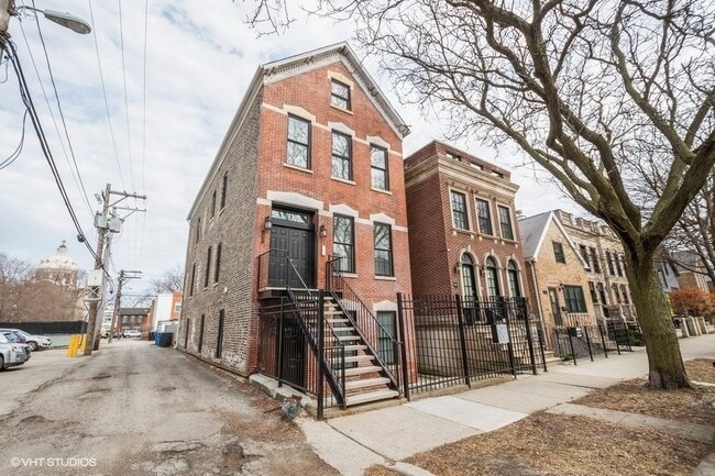 Building Photo - 1837 N Wolcott Ave