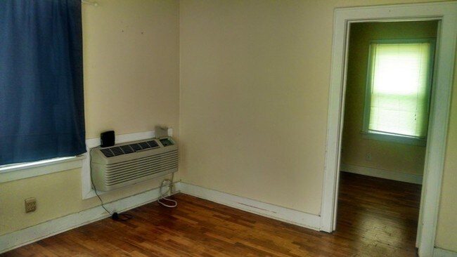 Living Room - 1205 Hall St