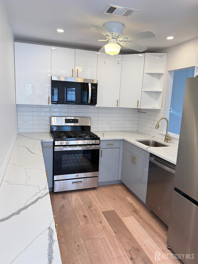 Building Photo - 1511 Pebble Pl