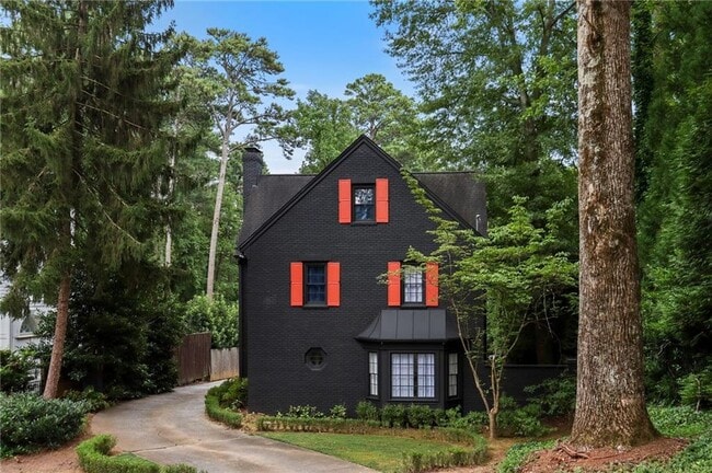 Building Photo - 3345 Habersham Rd NW