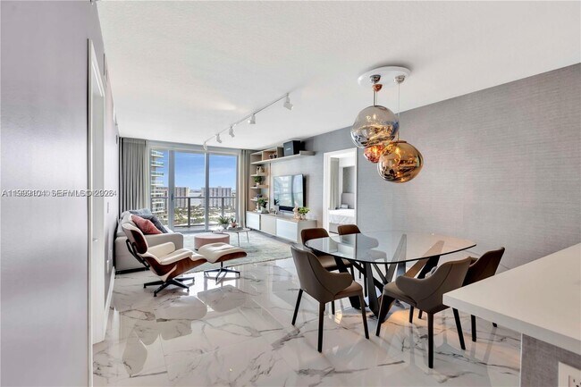 Foto del edificio - 300 Sunny Isles Blvd