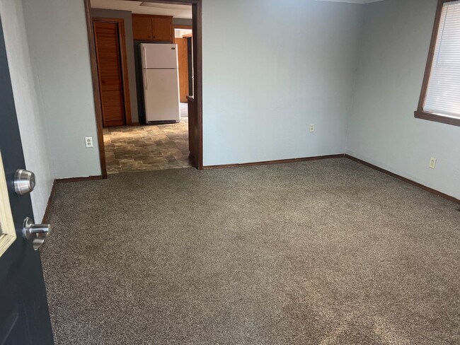 Foto del edificio - comfortable and convenient : 3-bedroom, 1-bathroom