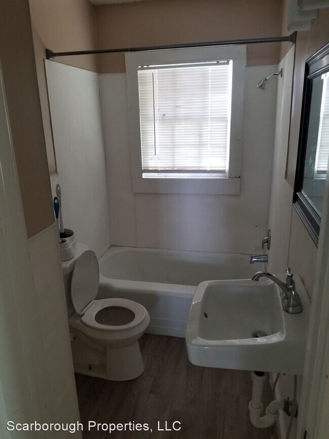 Building Photo - 3 br, 1 bath House - 1406 Woodrow Ave.