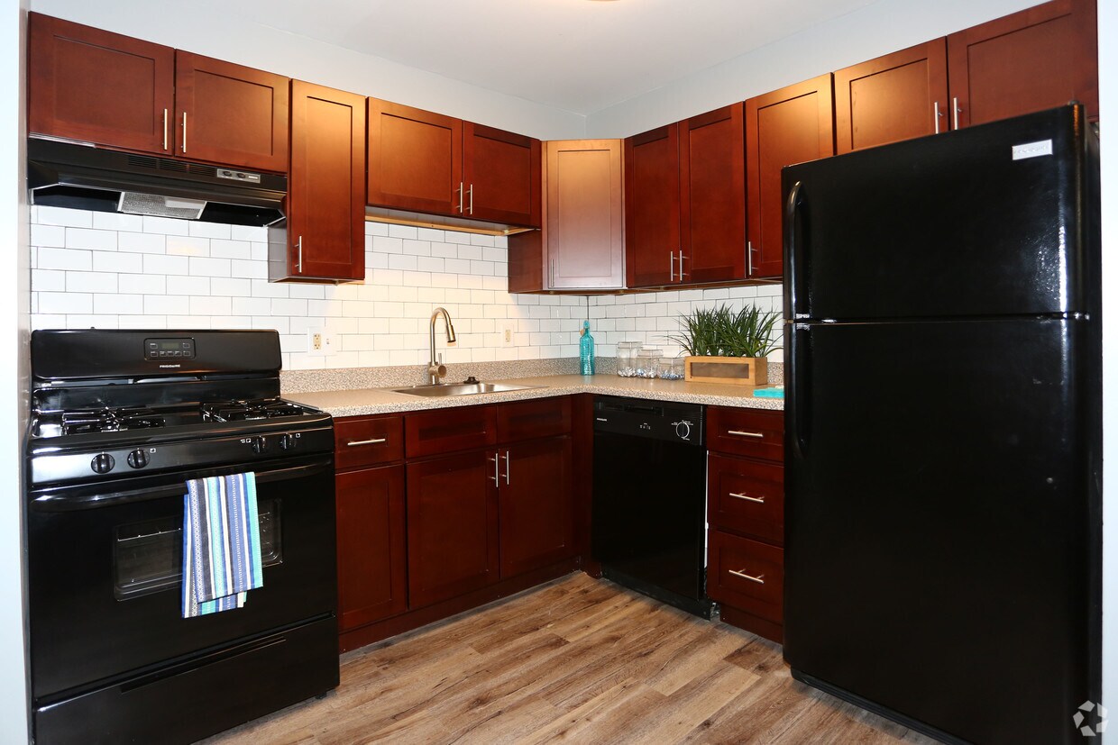 Calvert at Quarterfield Station 442 Pamela Rd Glen Burnie, MD