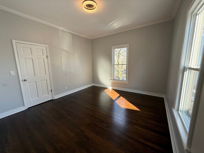 Building Photo - 30 Thornley St