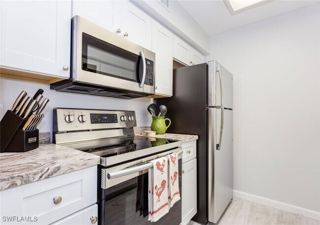 Foto del edificio - 372 4th Ave S