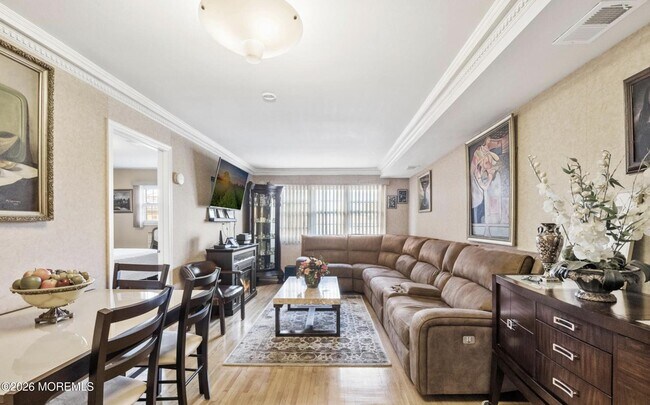 Foto del edificio - 390 College Dr E