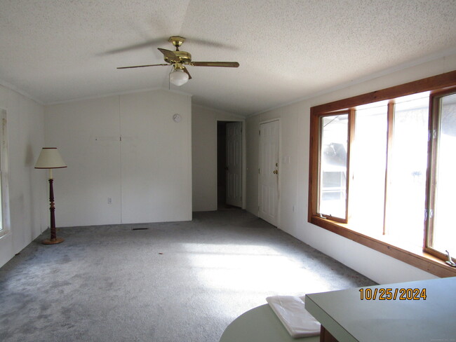 Building Photo - 220 Chaplin Rd