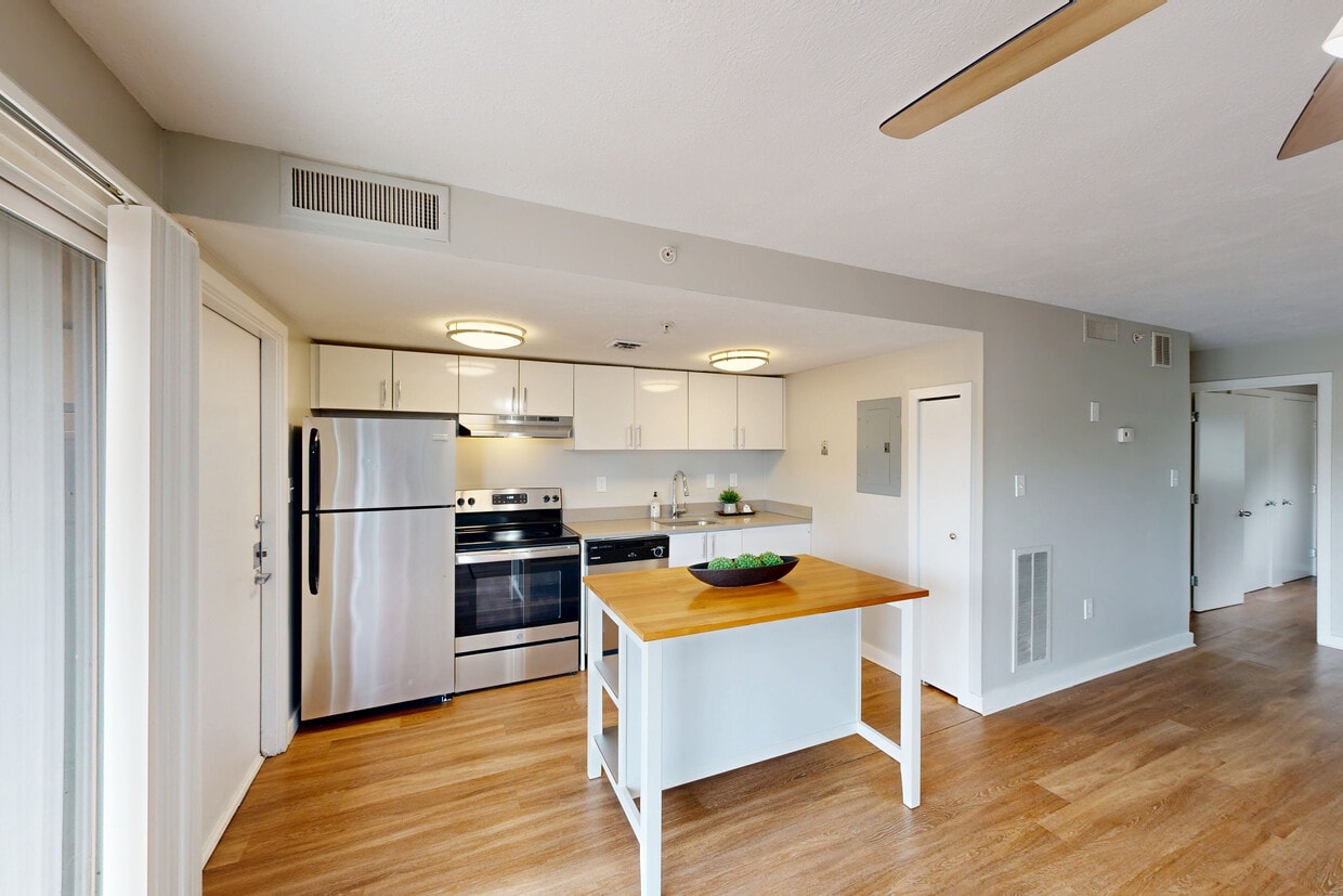 Photo - Charles Landing Apartments