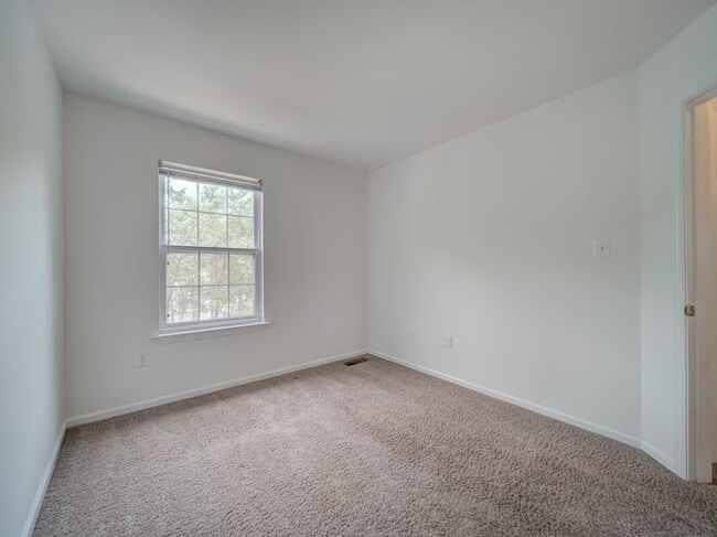 Building Photo - 3019 Spice Bush Rd
