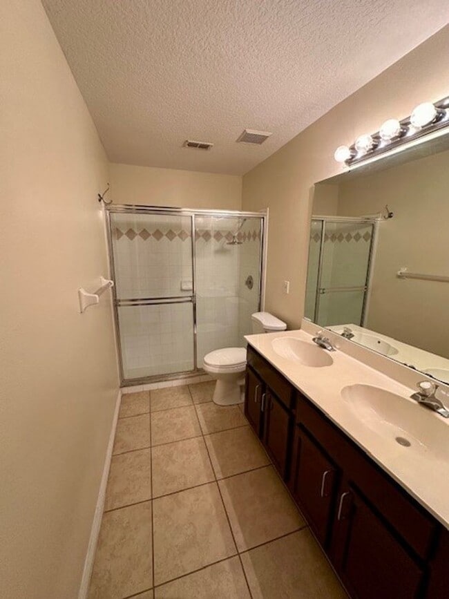 Building Photo - 4/2 in HUNTERS CREEK! Available AUGUST 8th...