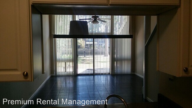 Building Photo - 1 br, 1 bath House - 6100 Peregrine Ave #2