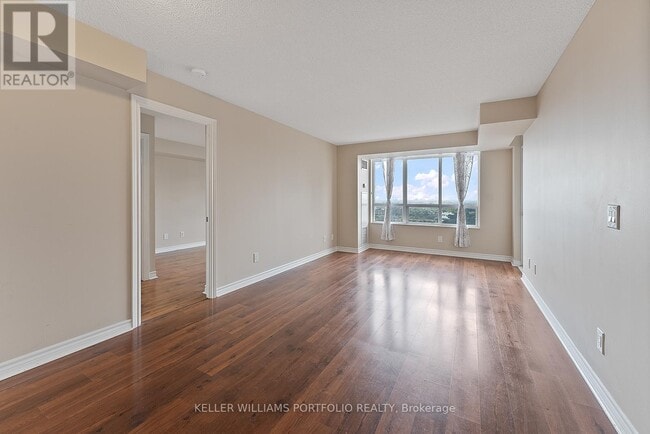Photo du bâtiment - 700-2700 Humberwood Blvd
