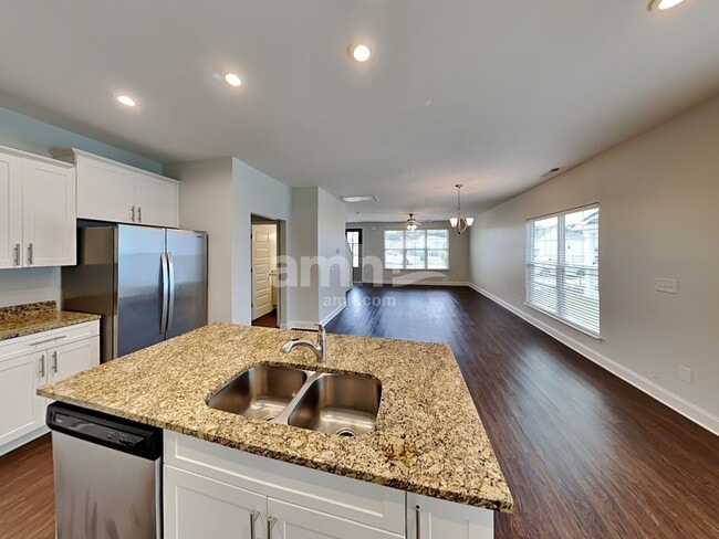 Foto del edificio - 5506 Central Grove Sq