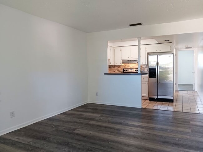Photo - Nice, renovated one-bedroom near 4th St co... House