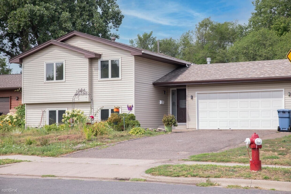 Foto principal - 4 br, 2 bath House - 350 Fillmore Street NE