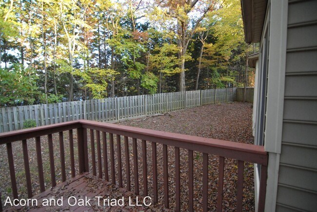 Building Photo - 3 br, 2.5 bath House - 5 Whispering Court