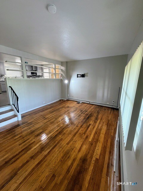 Foto del edificio - 351 Mill Rock Rd