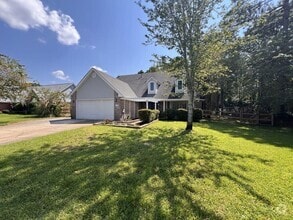 Building Photo - 1000 Fay Dr