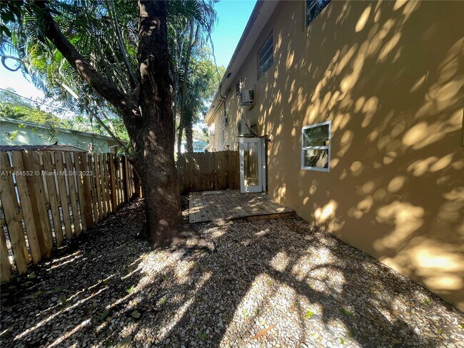 Foto del edificio - 411 SW 11th Ave