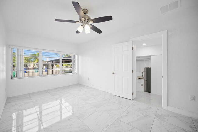 Foto del edificio - 411 SW 34th Ave