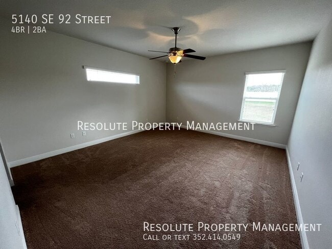 Building Photo - 4 Bed / 2 Bath / Pets Allowed!