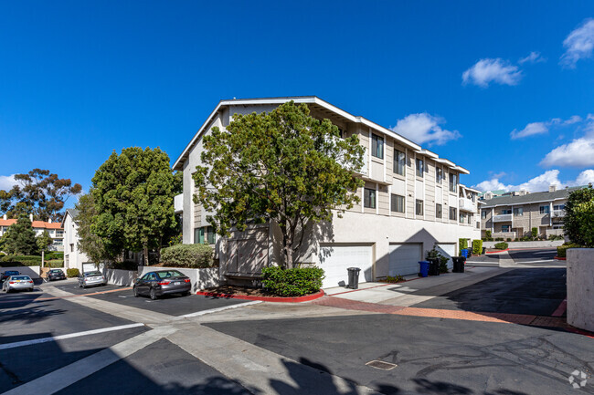 Parking - La Jolla Village Park