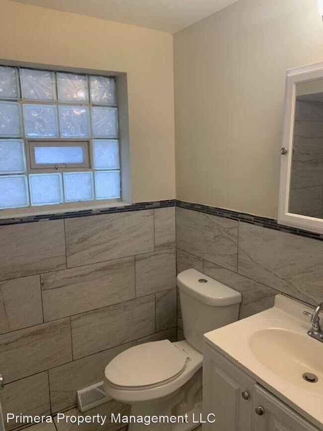 Building Photo - 3 br, 1.5 bath House - 38 E. 102nd Place