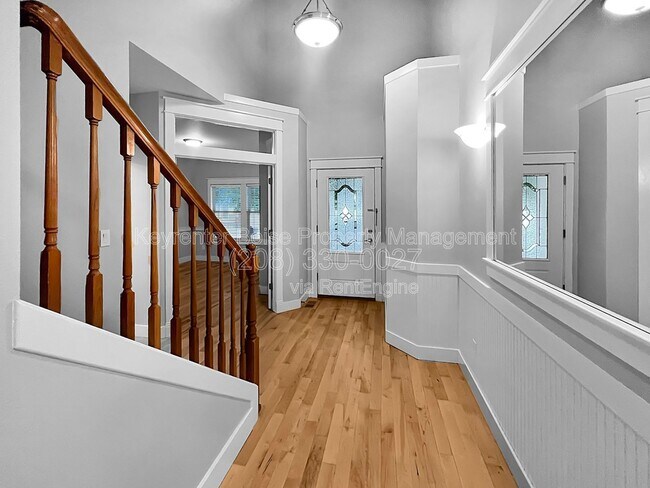 Building Photo - 2120 N Eagle Creek Ln