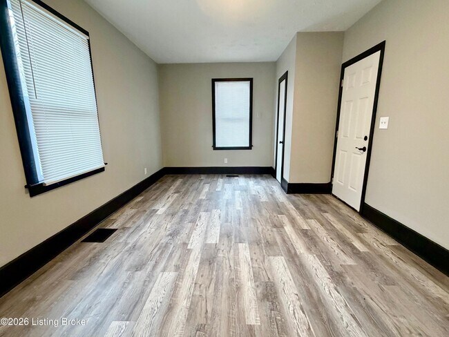 Foto del edificio - 1545 Catalpa St