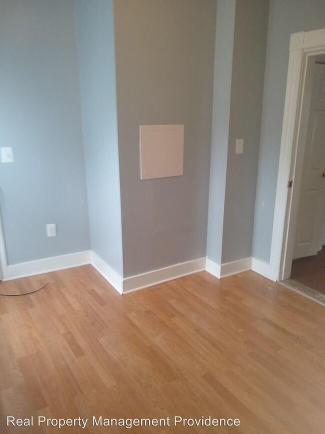 Building Photo - 104 Allston St