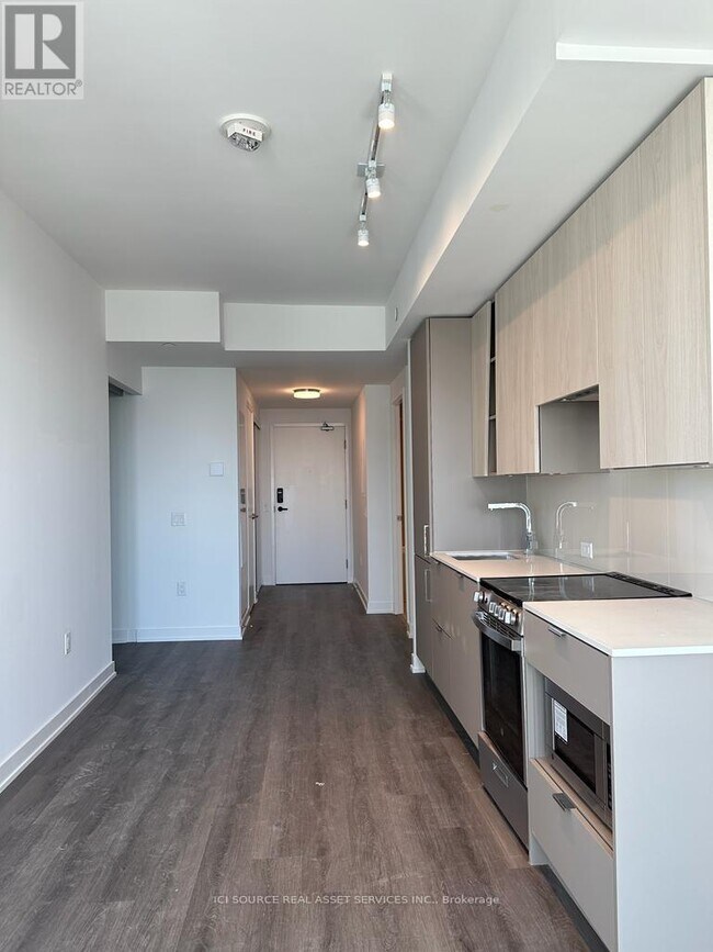 Photo du bâtiment - 3883 Quartz Rd