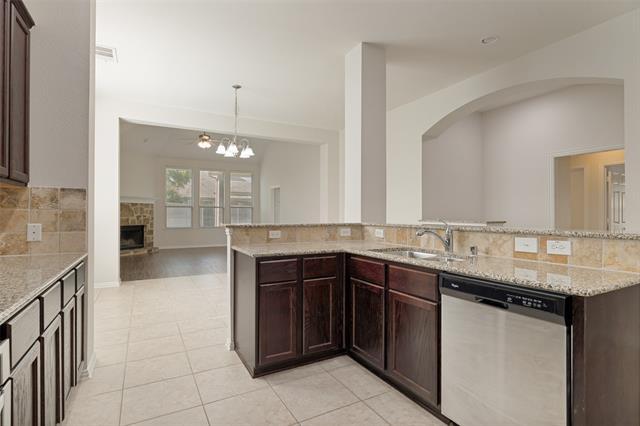 Foto del edificio - 5112 Datewood Ln