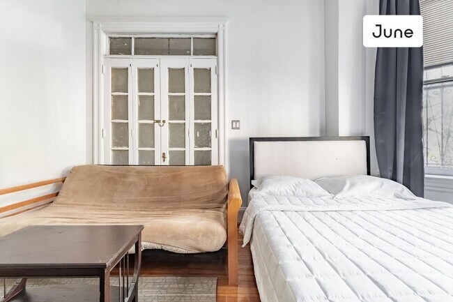Foto del edificio - ROOM ONLY in 6-bed/6.0-bath Home