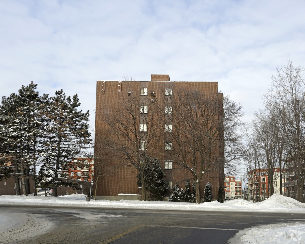 Building Photo - 4055 Boul Saint-Jean