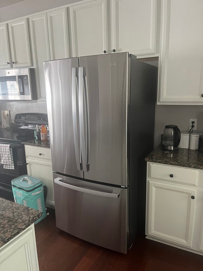 Foto del edificio - 15609 Troubadour Ln