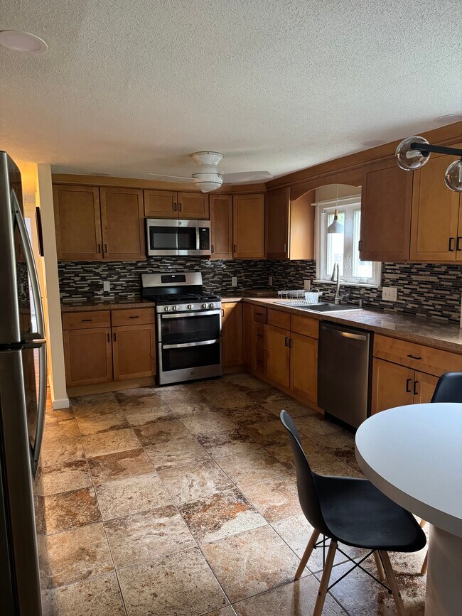 Foto del edificio - 72 Garland St