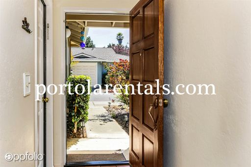 Foto del edificio - 3036 Buckingham Ln