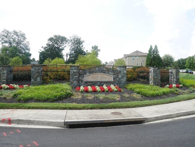 Foto del edificio - Elegant 4-Bedroom Single-Family Home with ...
