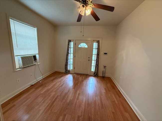 Building Photo - fna3705