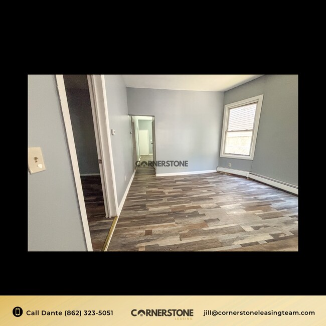 Foto del edificio - 136 Godwin Ave