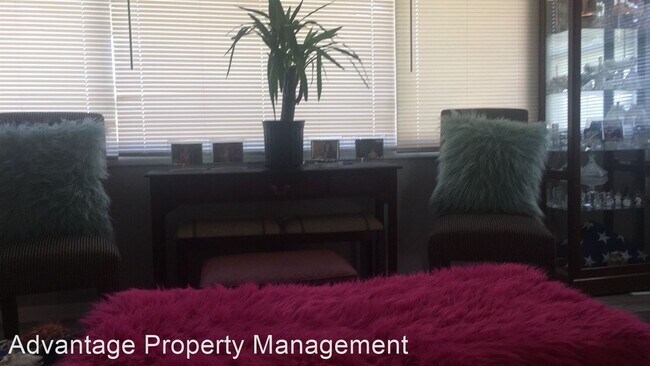 Foto del edificio - 3 br, 1 bath House - 6901 W Sheridan Ave